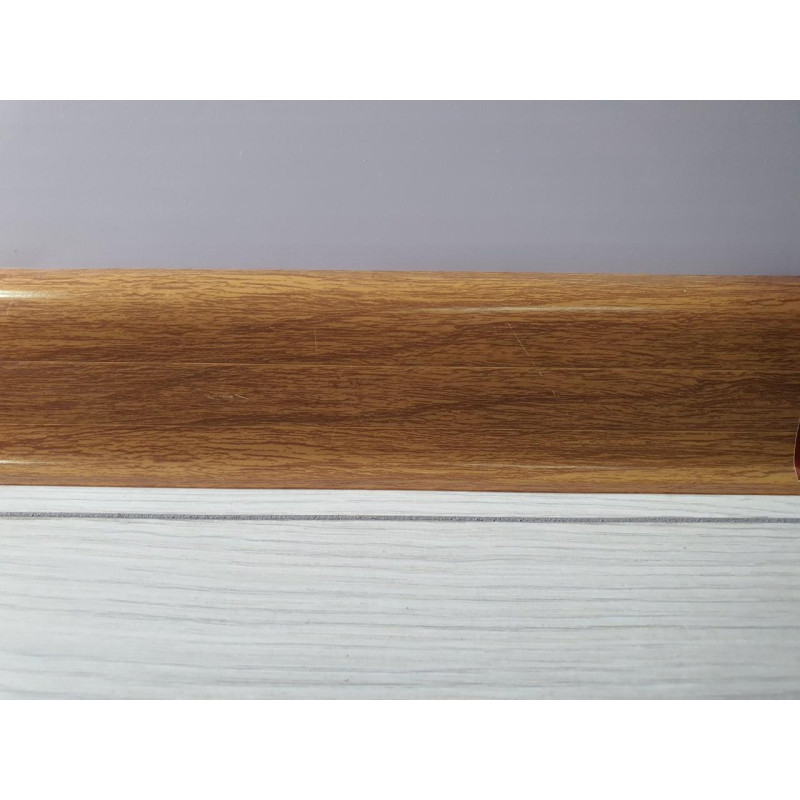 Плінтус Winnpol ПВХ з коробом Горіх 425