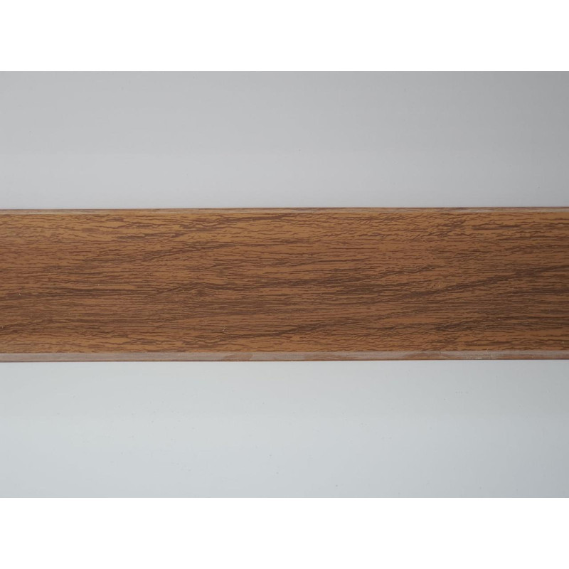 Плінтус Grun Holz ПВХ з коробом Горіх 428