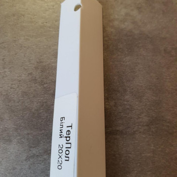 Декоративний куточок Білий 20х20 ТерПол