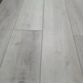 SPC ламінат Grun Holz Triumf 6мм з підкладкою 0,5 захисний шар — PERUGIA VG 61718