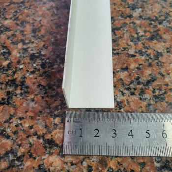 Декоративний алюмінієвий Куточок 30х30х1,0 срібло довжина 3м