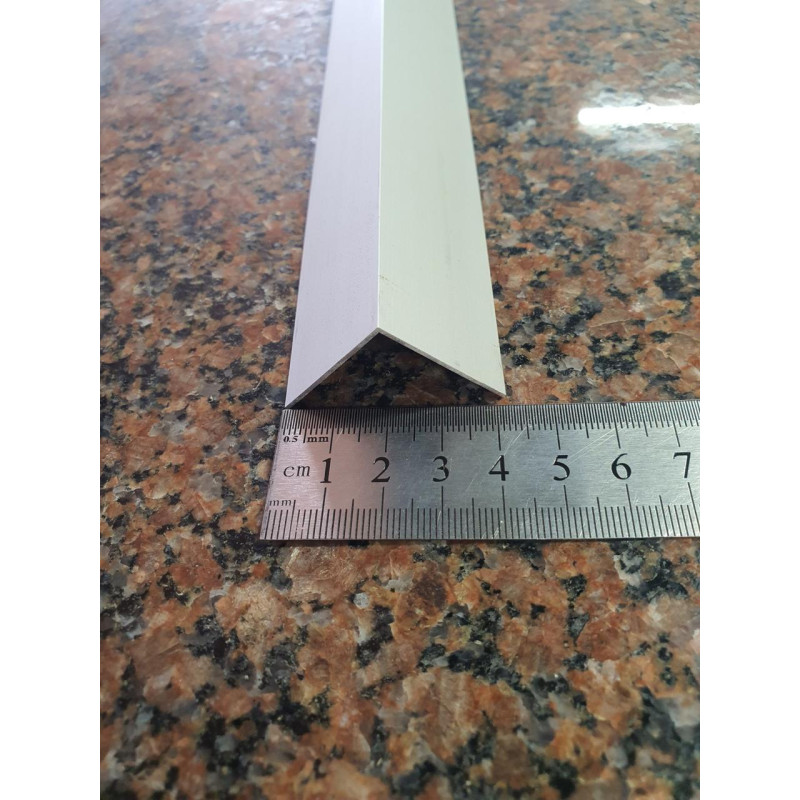 Декоративний алюмінієвий Куточок 30х30х1,0 срібло довжина 3м