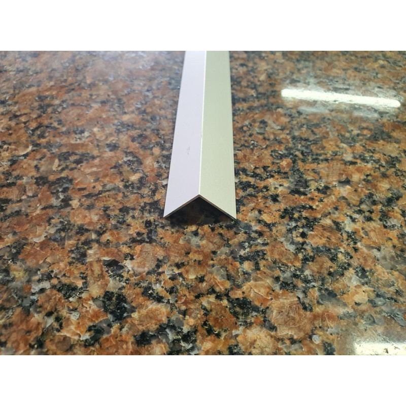 Декоративний алюмінієвий Куточок 20х20х1,0 срібло 3м