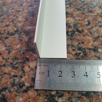 Декоративний алюмінієвий Куточок 25х25х1,5 срібло 3м