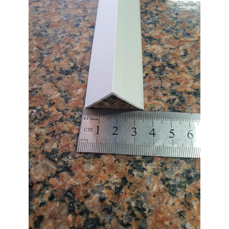 Декоративний алюмінієвий Куточок 25х25х1,5 срібло 3м