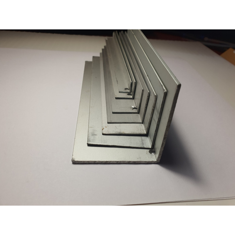 Декоративний алюмінієвий Куточок 40х40х2,0 срібло, довжина 3м