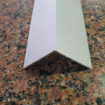 Декоративний алюмінієвий Куточок 50х50х2,0 срібло 3м