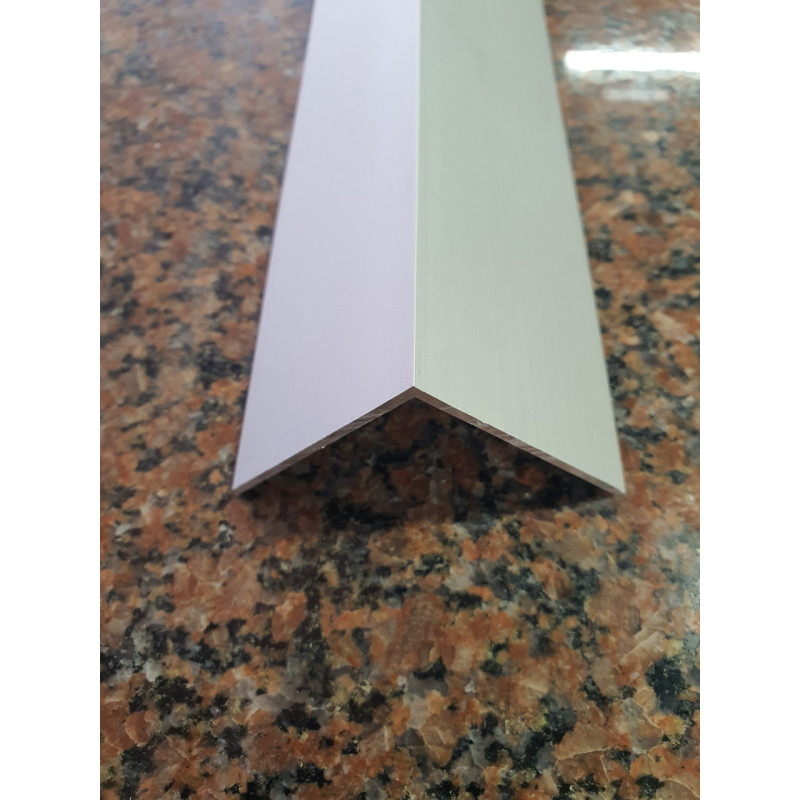 Декоративний алюмінієвий Куточок 50х50х2,0 срібло 3м