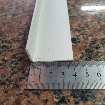 Декоративний алюмінієвий Куточок 40х20х2,0 срібло, довжина 3м