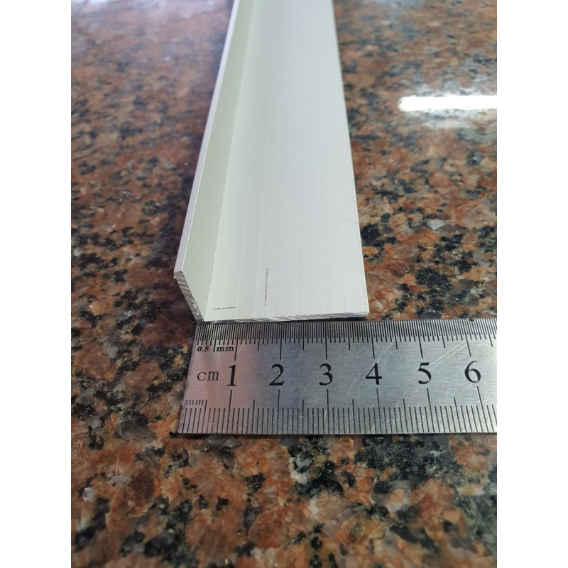 Декоративний алюмінієвий Куточок 40х20х2,0 срібло, довжина 3м