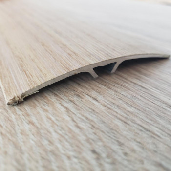 Напівкруглий підлоговий поріг із прихованим кріпленням завширшки 60 мм, Дуб Сірий (АП-014) 2700