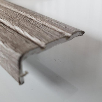 Кутовий алюмінієвий поріжок, Дуб попелястий (ламінація) УЛ-120 2700