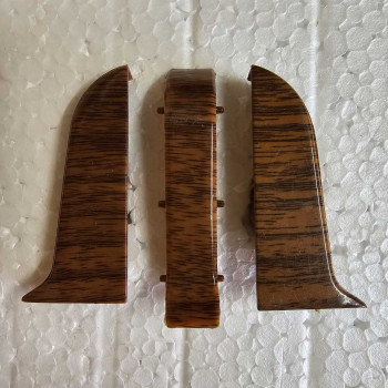 Закінчення пара до Плінтусу ПВХ Сандалове дерево 135