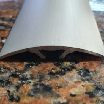 Алюмінієвий підлоговий поріг з прихованим кріпленням, шириною 39 мм (золото, срібло)