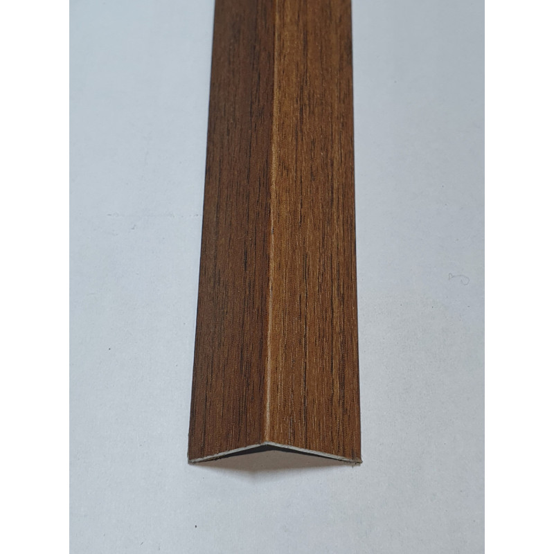 Кутовий алюмінієвий поріжок 20*20 мм довжина 2,70 Горіх лісовий Ул124