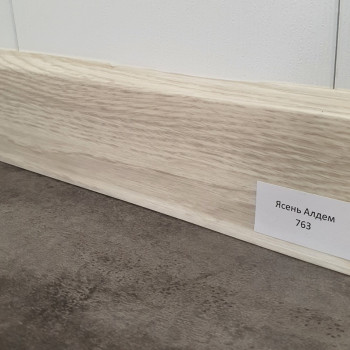Плінтус ПВХ Grun Holz 20x70x2500 мм, Ясень Алдем 763