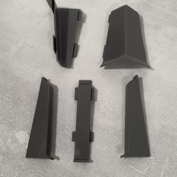 Праве закінчення до плінтуса ПВХ Grun Holz 70 мм, Титан 820