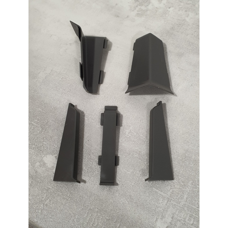 Кут внутрішній до плінтуса ПВХ Grun Holz 70 мм, Титан 820