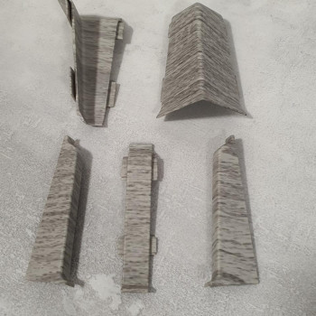 Кут внутрішній до плінтуса ПВХ Grun Holz 70 мм, Дуб Сірий 878