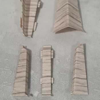 Кут внутрішній до плінтуса ПВХ Grun Holz 70 мм, Дуб Найк 025