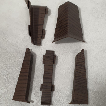 Кут внутрішній до плінтуса ПВХ Grun Holz 70 мм, Венге 023