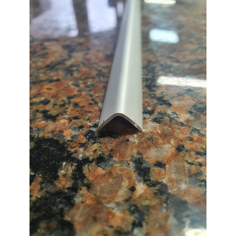 Декоративний алюмінієвий Куточок 10х10х1,0 срібло 2,71