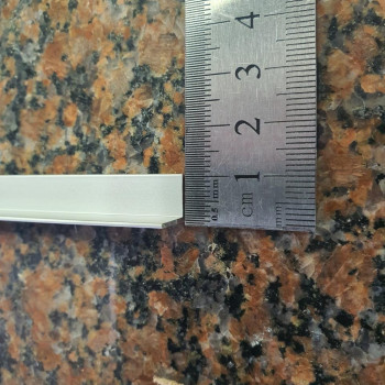 Декоративний алюмінієвий Куточок 10х10х1,0 срібло 2,71