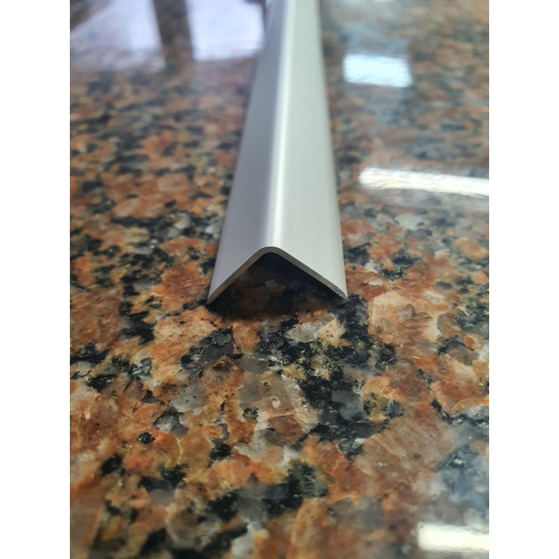 Декоративний алюмінієвий Куточок 15х15х1,0 / 2.71м,  срібло